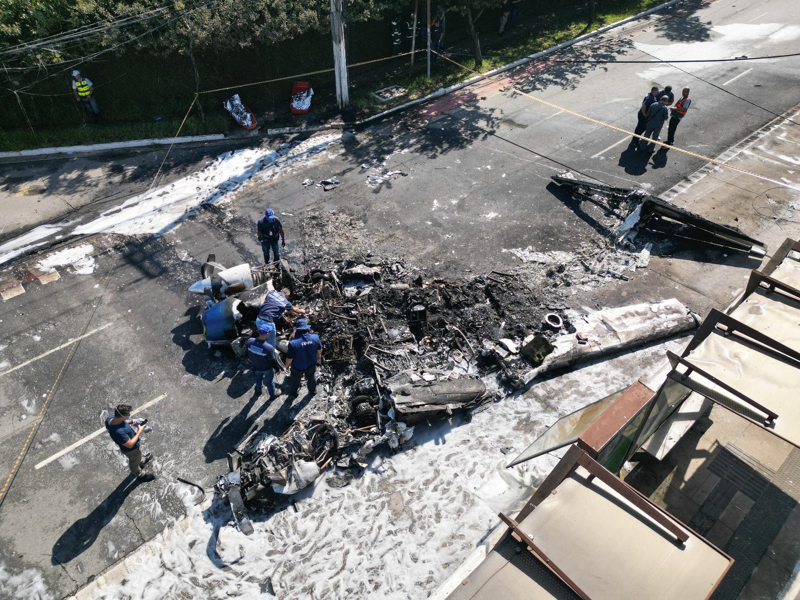Aterrizaje mortal: avioneta choca con autobús en Brasil