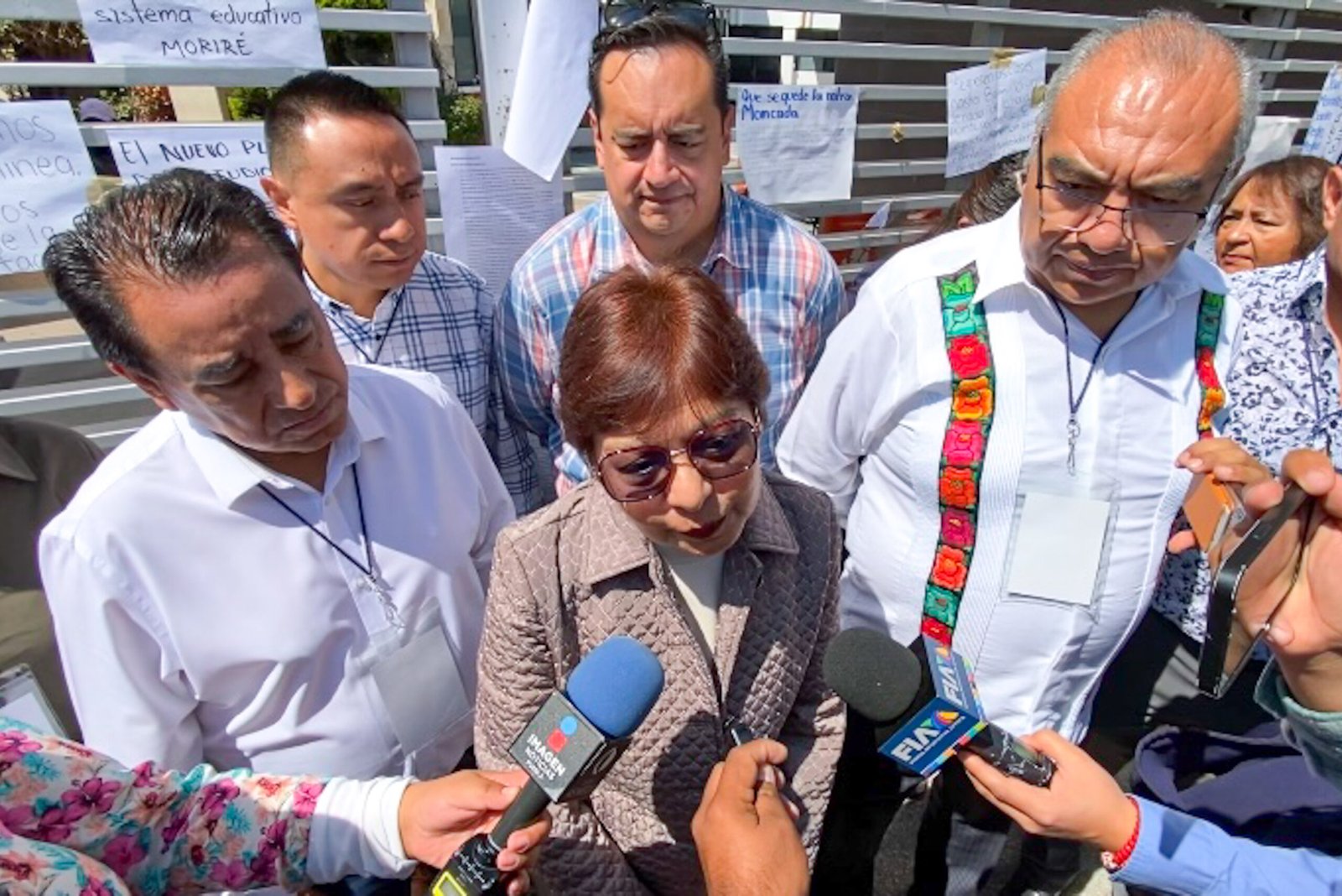 Levantan paro: Lilia Cedillo y estudiantes de contaduría firman acuerdos