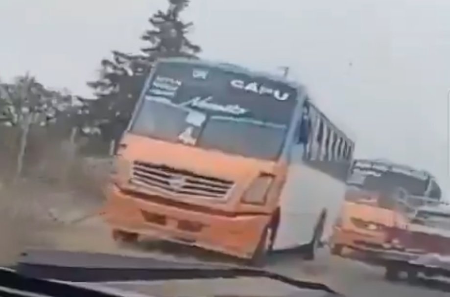 Azumiatla: choferes protagonizaron riña, varios lesionados y un muerto