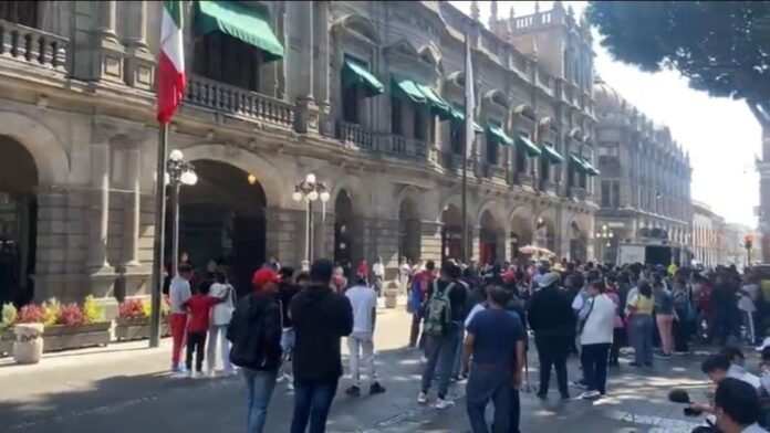 Comerciantes y transportistas exigen cese de violencia en Puebla