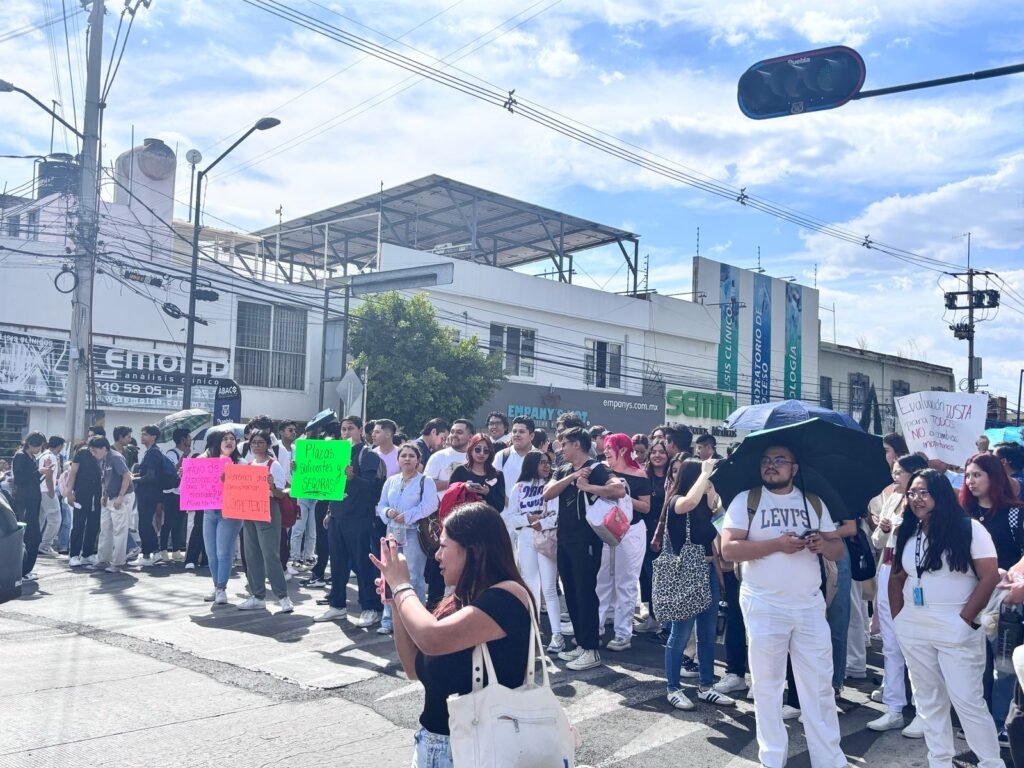 Estudiantes de la BUAP niegan vínculo con Antorcha Campesina