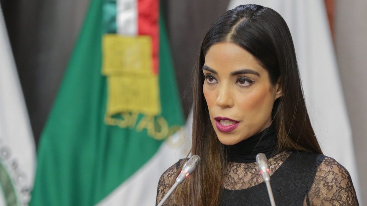 Redes revientan a diputada tras fallo que la llama “Dato Protegido”