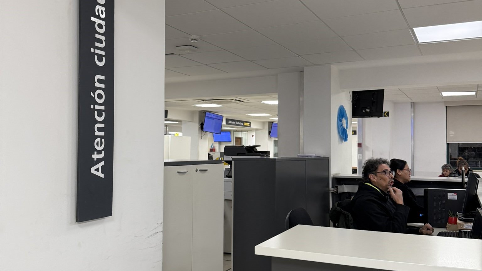 Usuarios denuncian pésimo servicio en registro público de Tehuacán