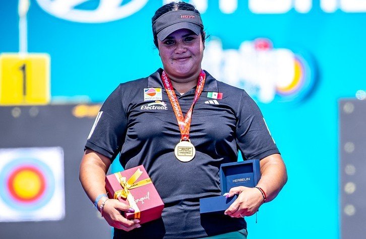 Mexicana Maya Becerra la mejor del mundo en tiro con arco compuesto