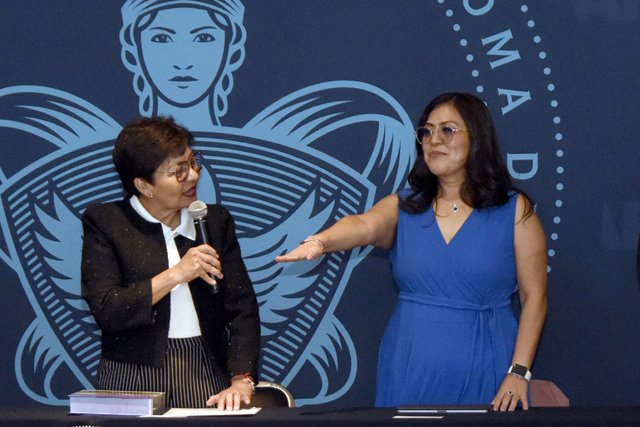 BUAP presenta nueva directora de la FCCOM