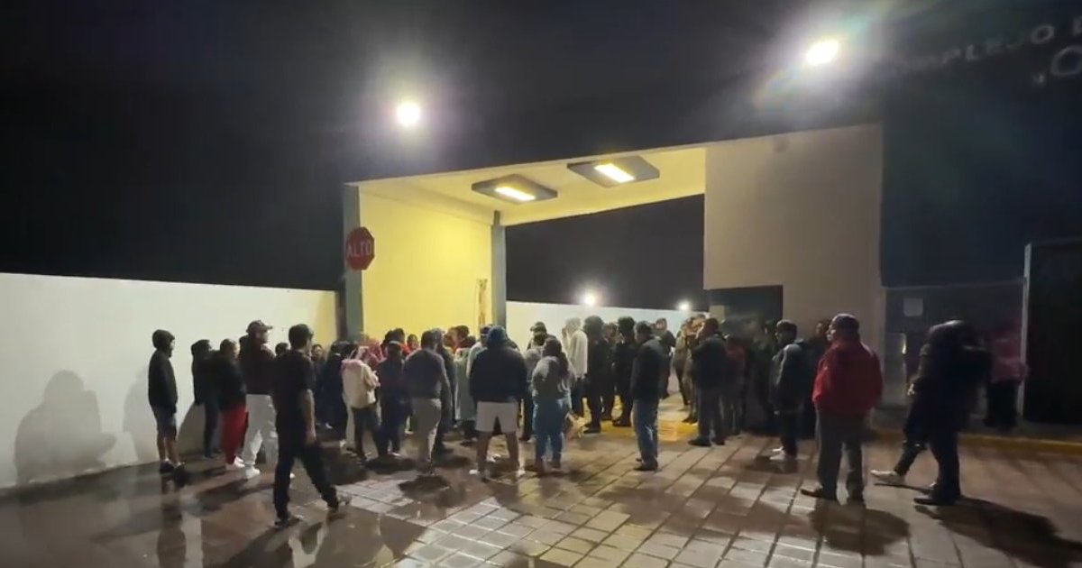 Se manifiestan en Complejo de Seguridad de Coronango por inseguridad