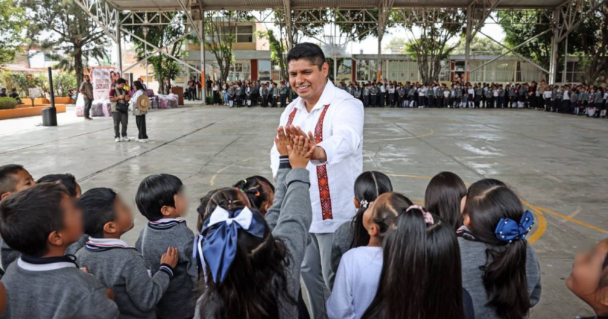Concluye Omar Muñoz entrega de kits escolares en Cuautlancingo