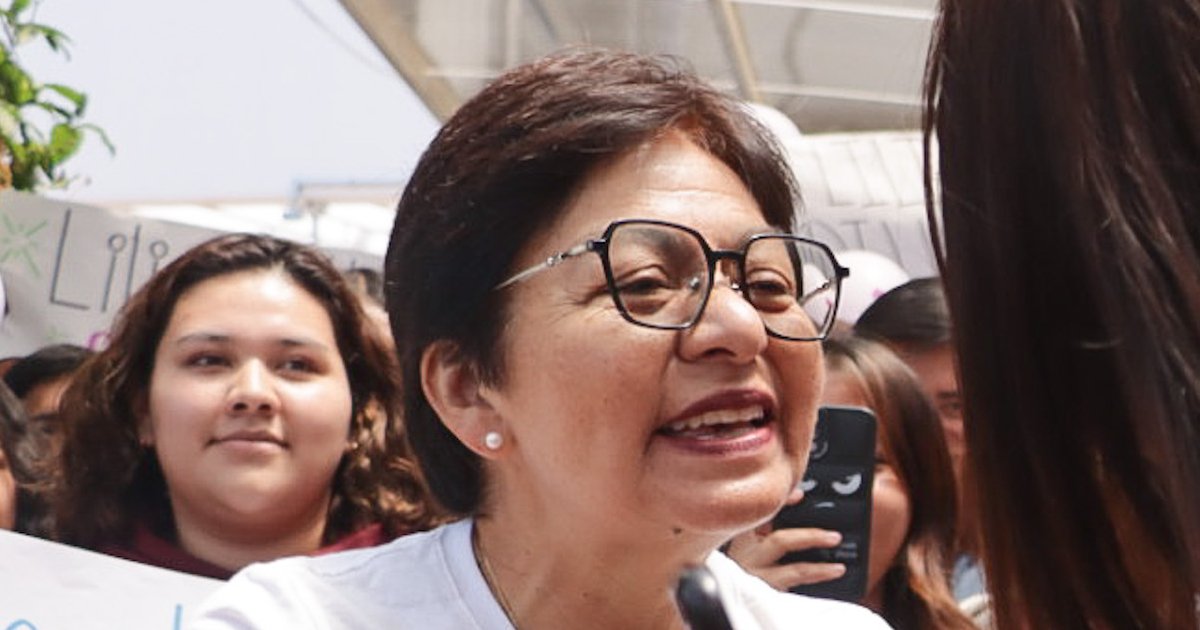 Lilia Cedillo propone becas para madres solteras y regresar la de orfandad