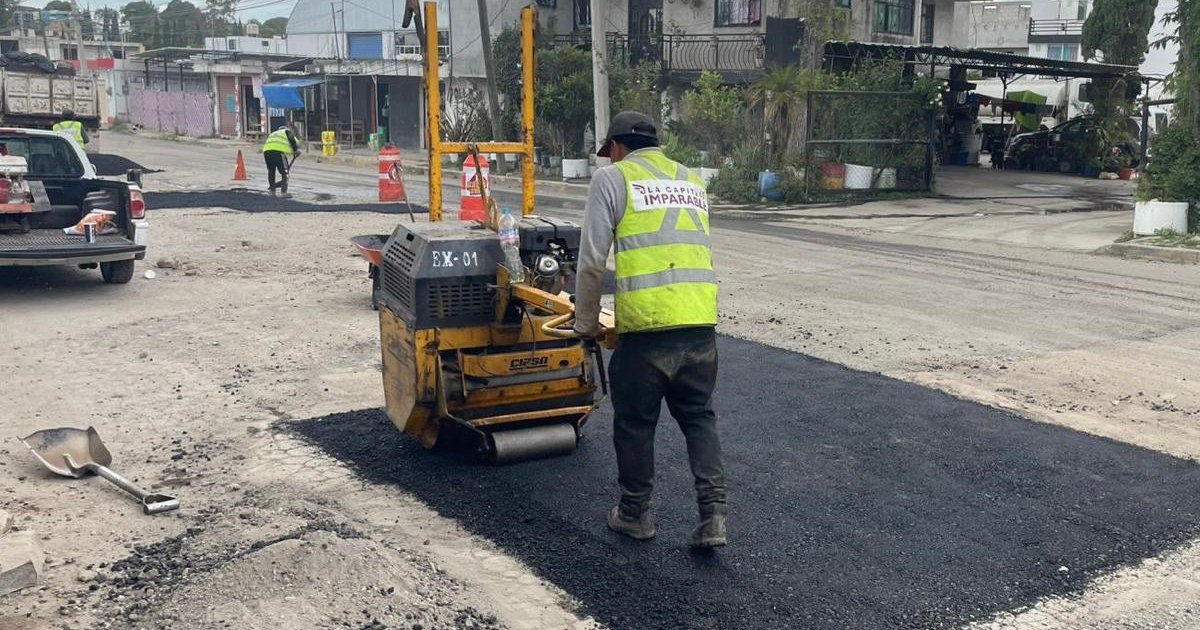Campaña de bacheo sigue con cuadrillas para mejorar las vialidades de Puebla