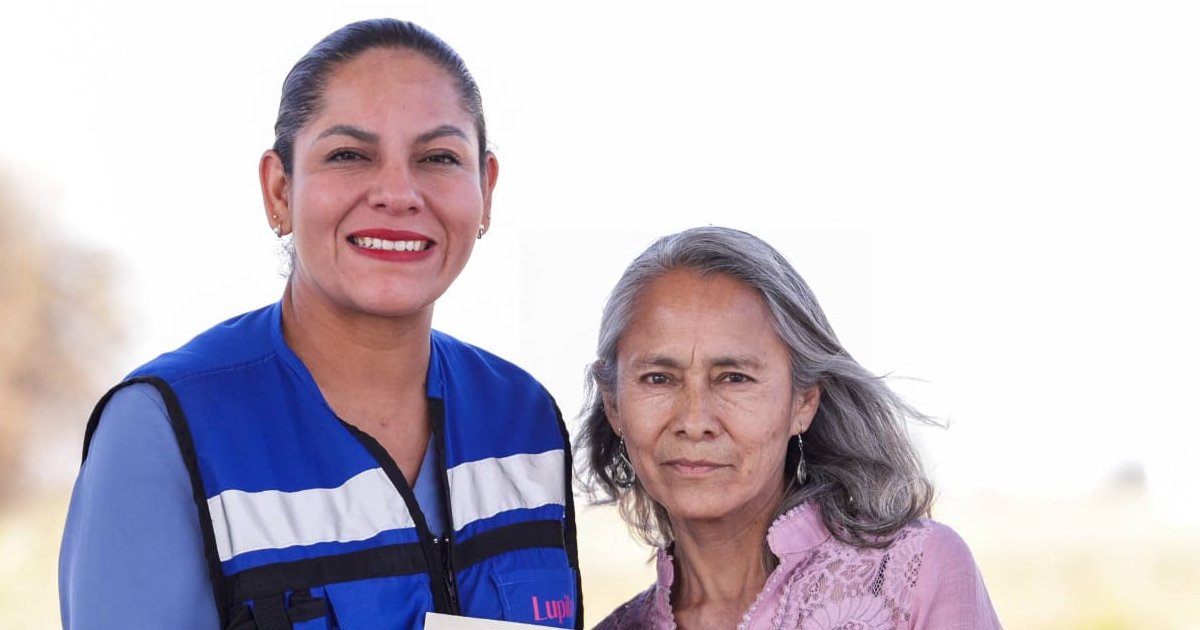 Mejora Lupita Cuautle servicios básicos en San Luis Tehuiloyocan con nueva red de electrificación