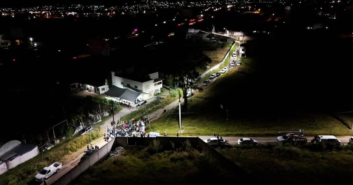 Entrega Lupita Cuautle obras de drenaje y electrificación en San Antonio Cacalotepec