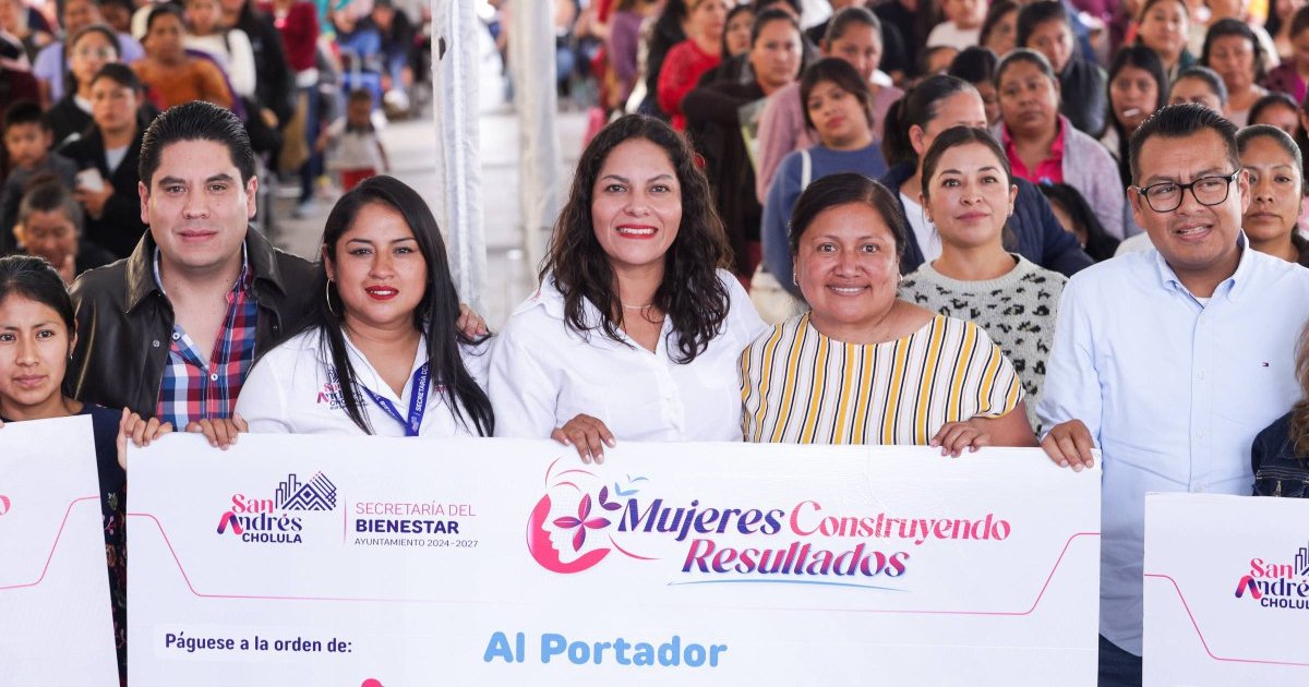 Lupita Cuautle Torres rinde su informe de labores en San Andrés Cholula con autoridades y ciudadanos