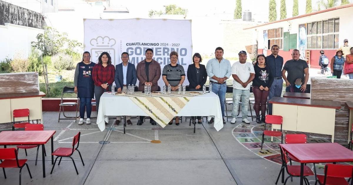 Omar Muñoz dignifica educación en Cuautlancingo