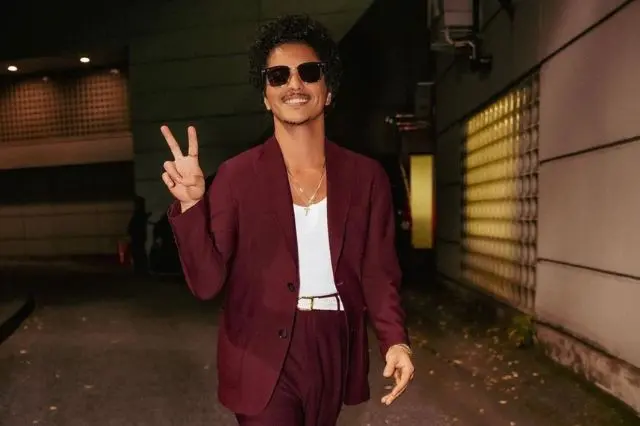 The Romantic marca el regreso solista de Bruno Mars tras ocho años