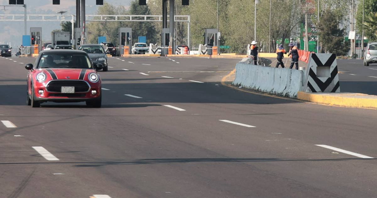 Balean auto en Atlixcáyotl; comerciante logra escapar ileso