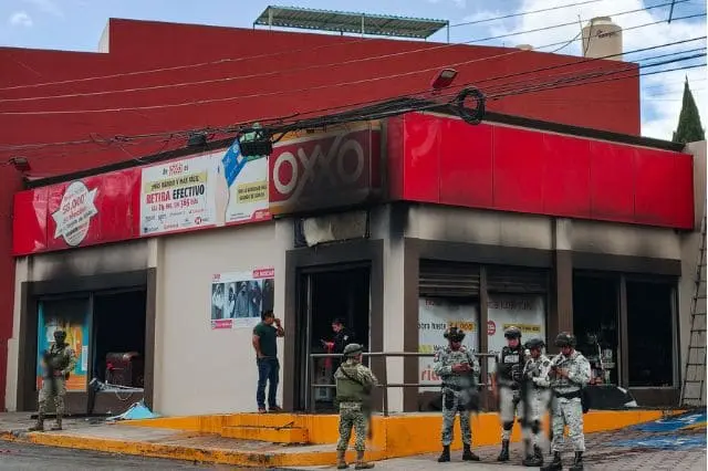 200 OXXO incendiados tras muerte de líder del CJNG
