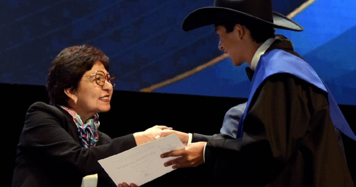 BUAP gradúa a 799 estudiantes de la Preparatoria Alfonso Calderón