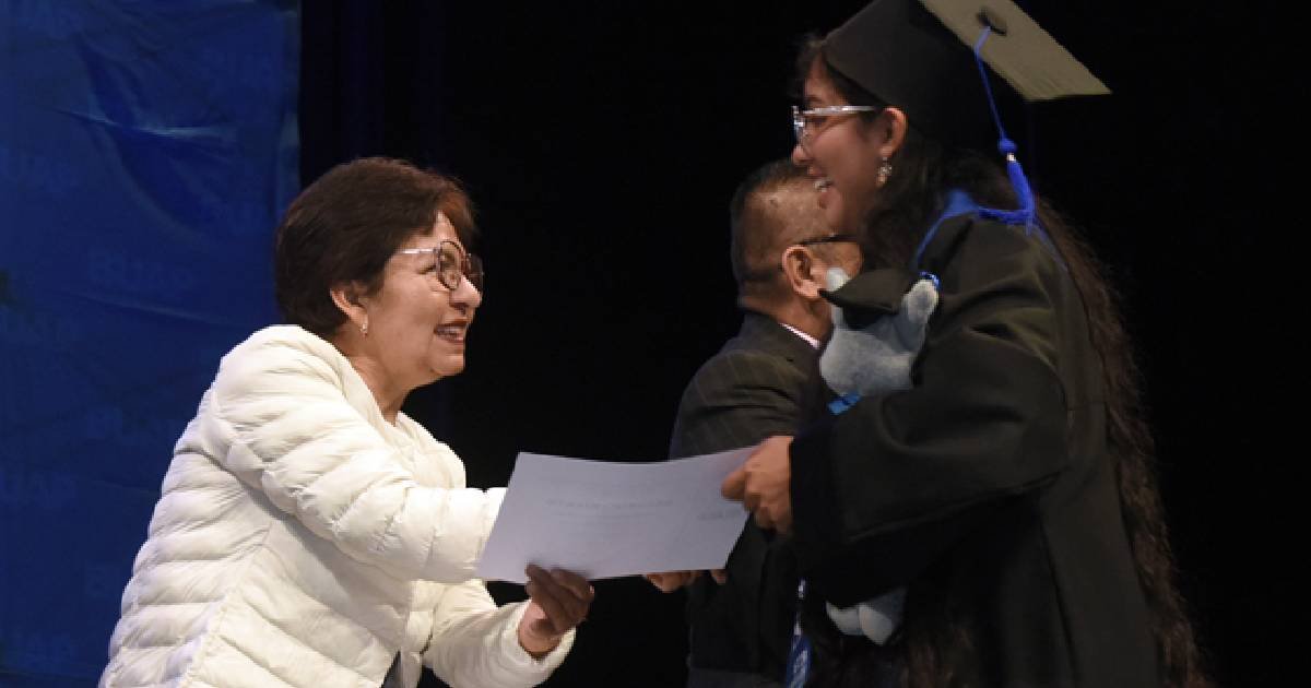 BUAP gradúa a 143 estudiantes del Bachillerato Internacional 5 de Mayo