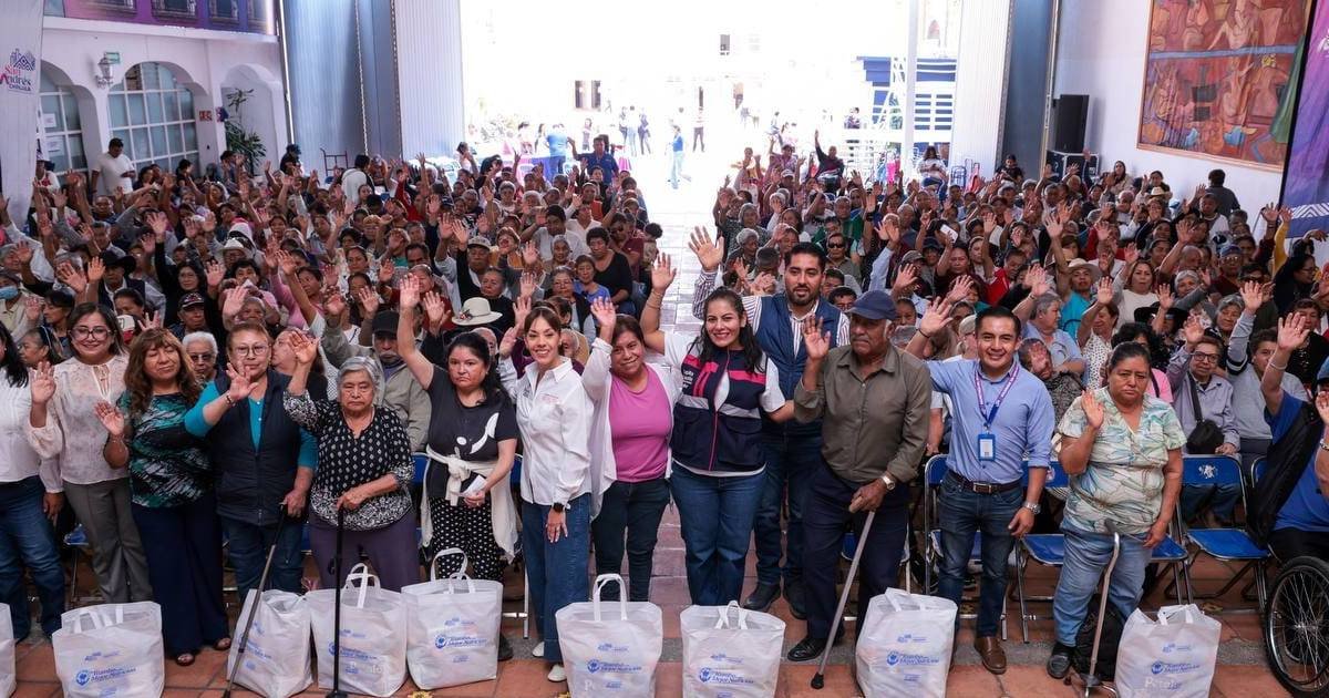 Lupita Cuautle encabeza segunda entrega de apoyos alimentarios en San Andrés Cholula