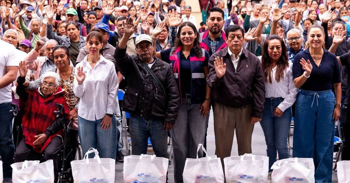 Lupita Cuautle entrega 3,960 despensas a familias de San Andrés Cholula